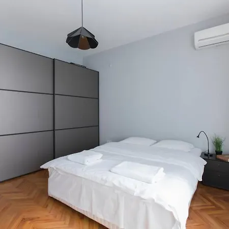 Luxurious Flat Close To Everywhere Apartment