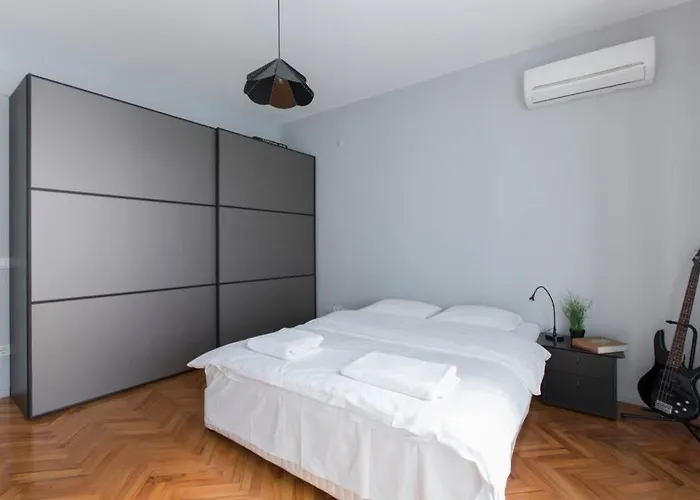Luxurious Flat Close To Everywhere Apartment