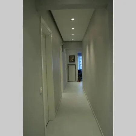 Апартаменты Luxurious Flat Close To Everywhere