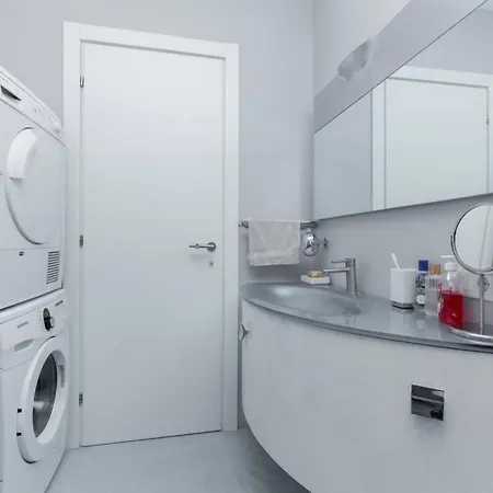 Luxurious Flat Close To Everywhere Апартаменты